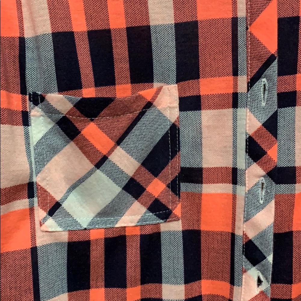 Button down - Picture 2 of 4